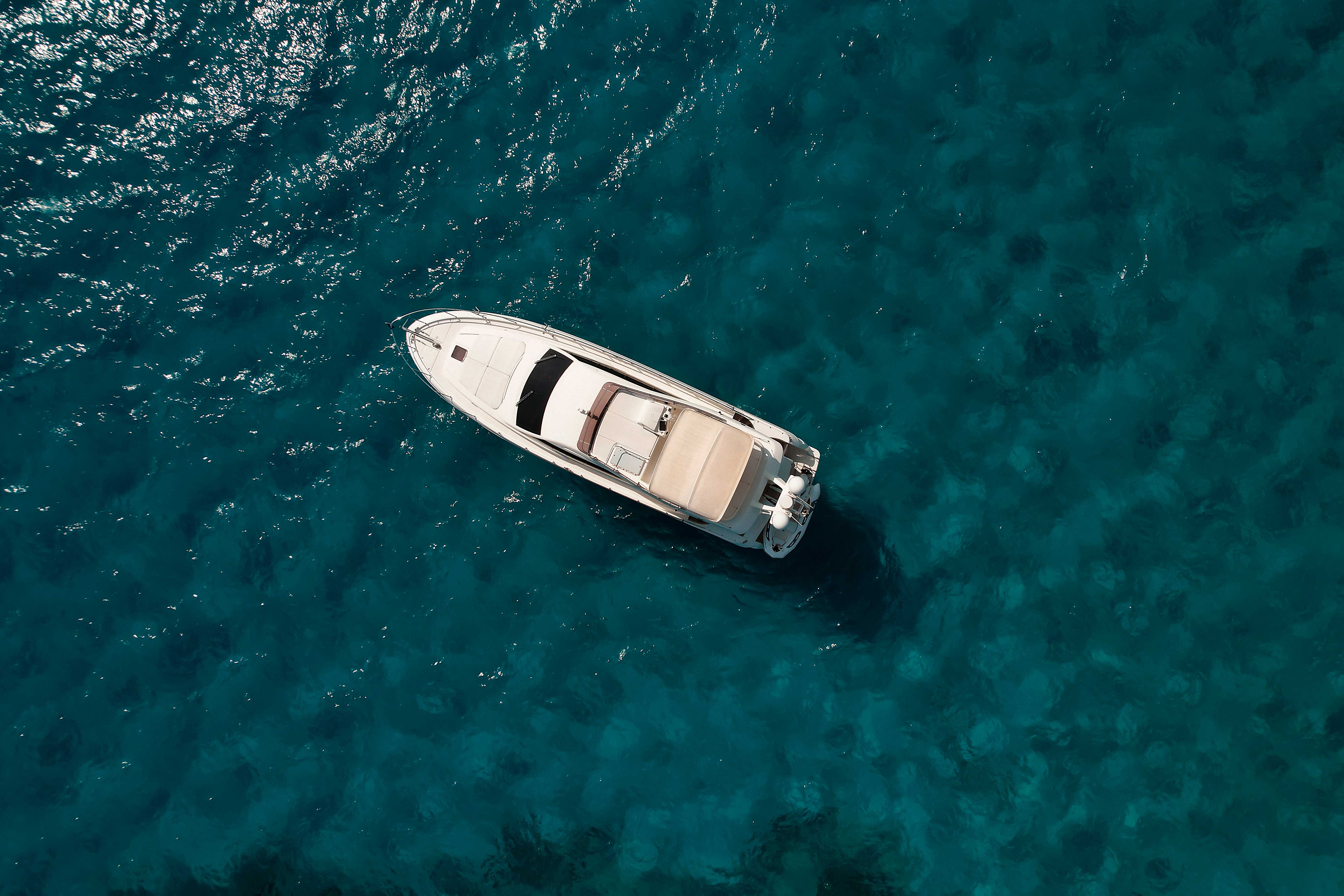 Ferretti 592
