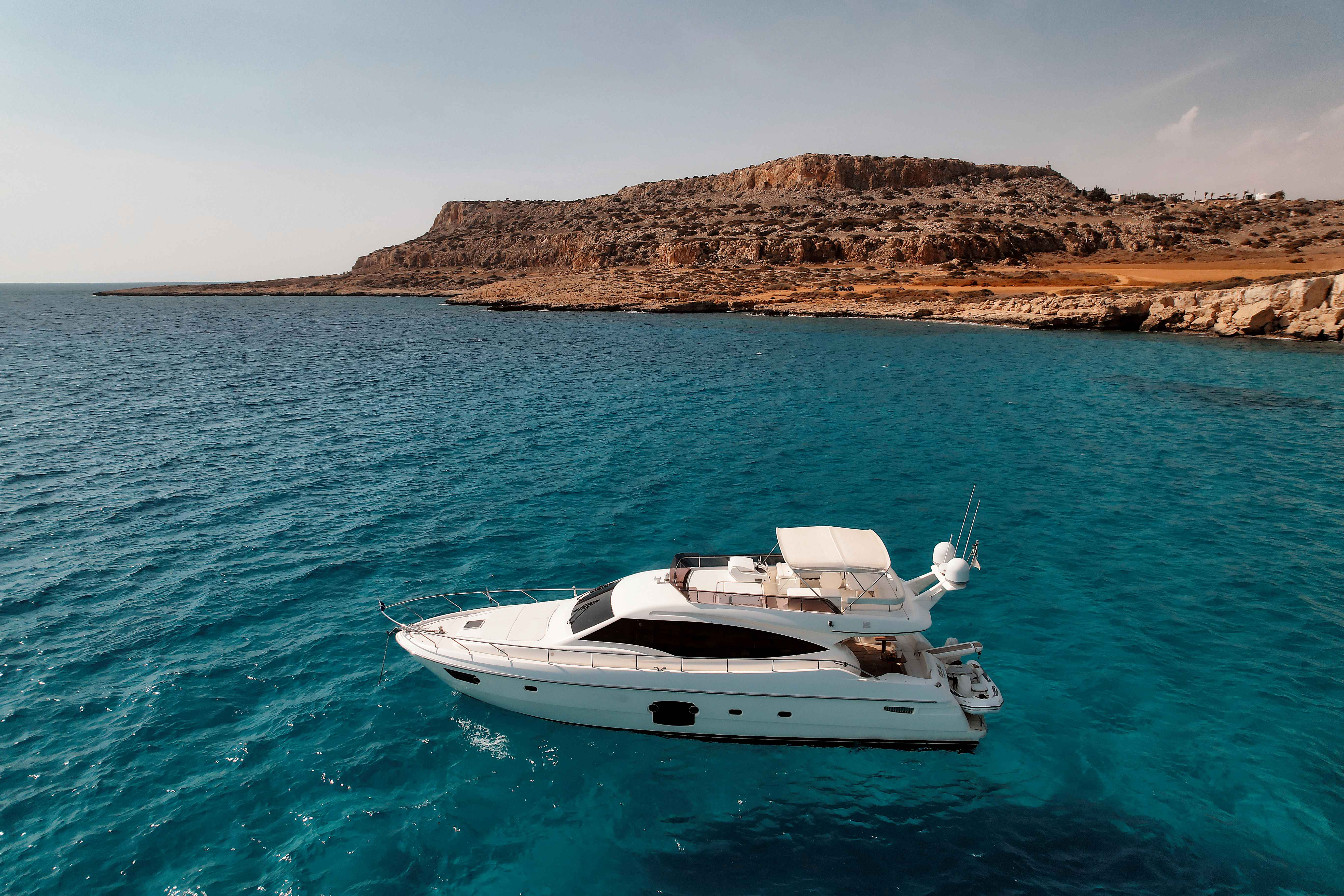 Ferretti 592