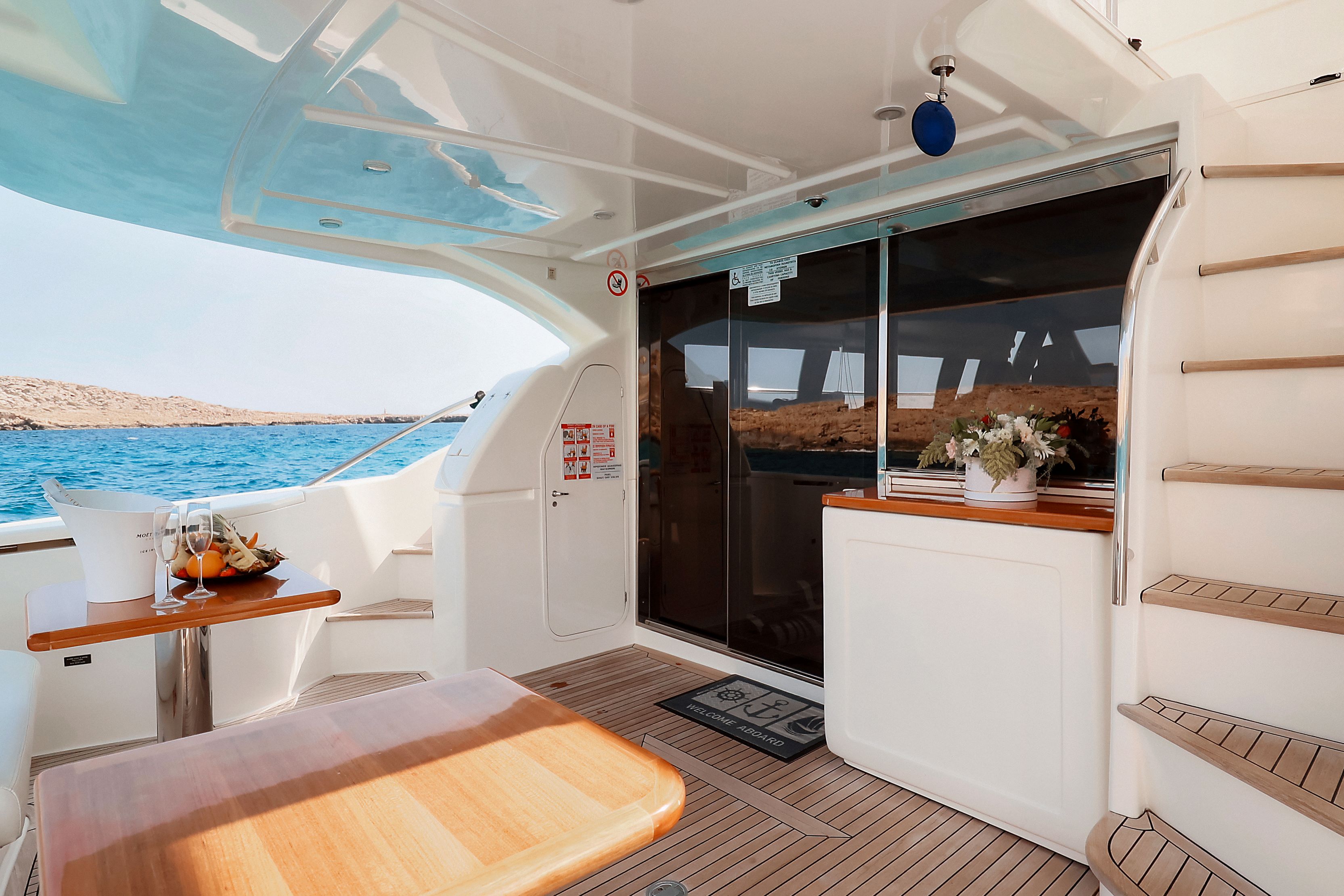 Ferretti 592