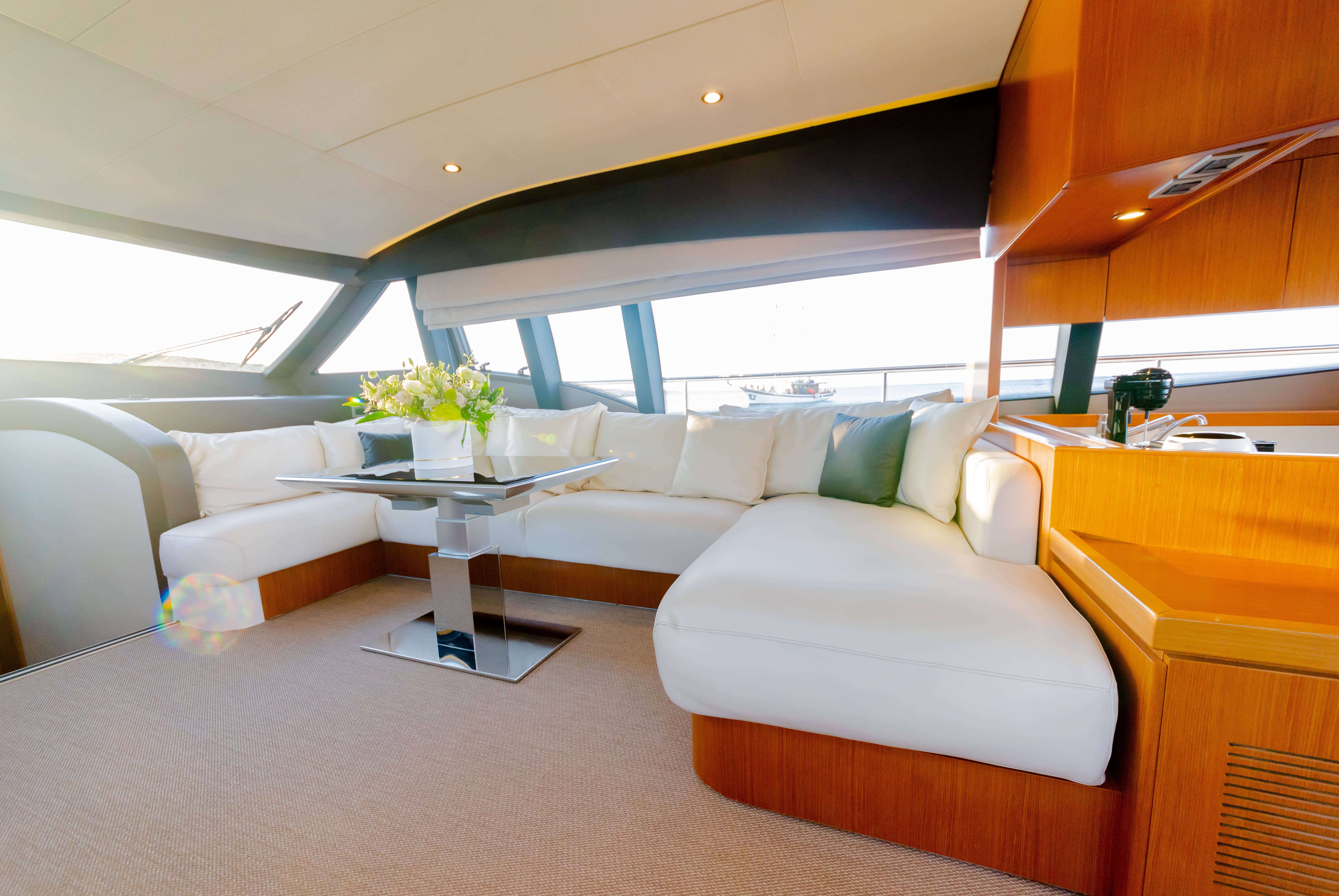 Ferretti 592