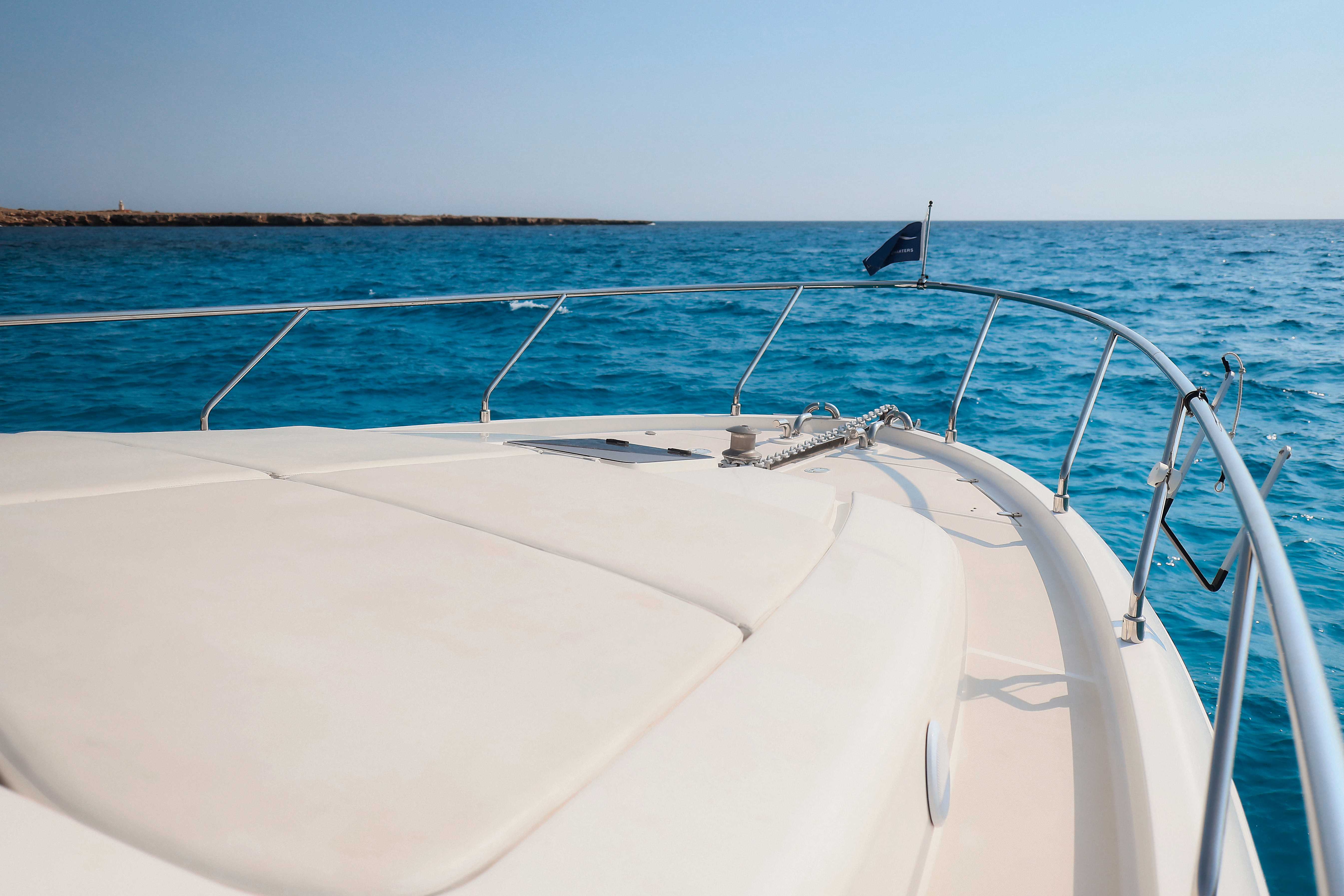 Ferretti 592