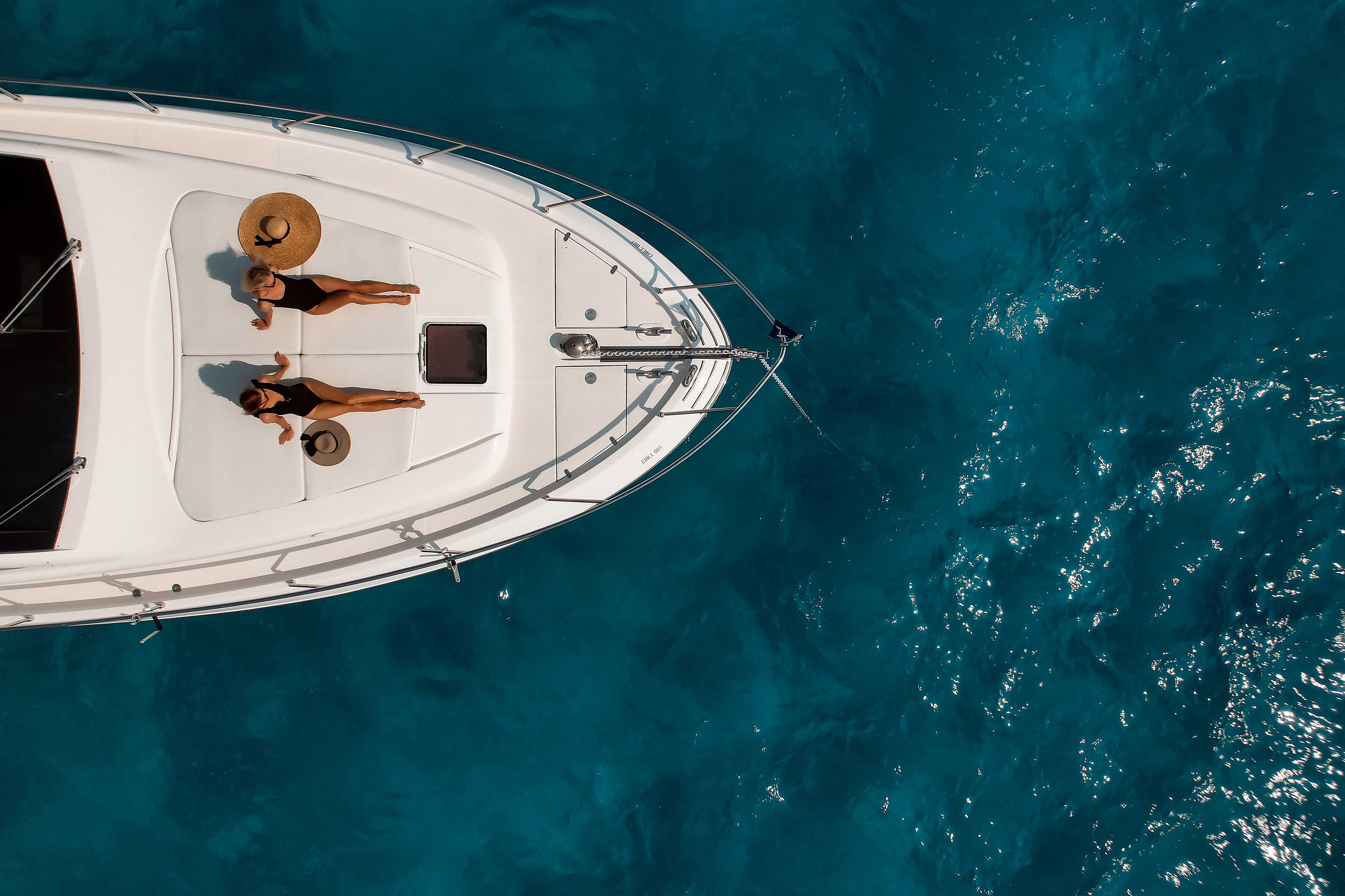 Ferretti 592